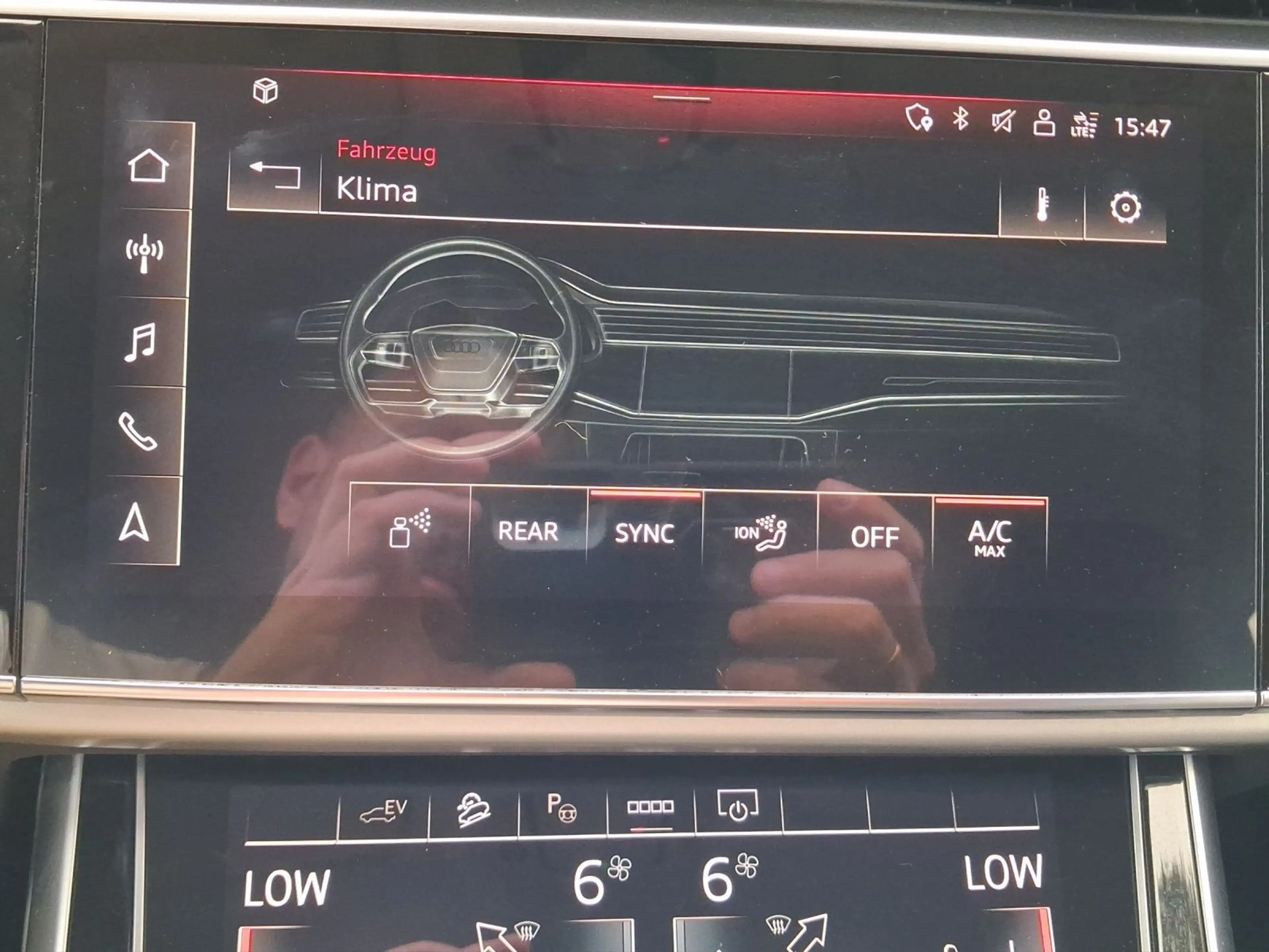 Audi Q7 55 TFSIe Q LEDER LM19 KAMERA NAVI+ — photo 14