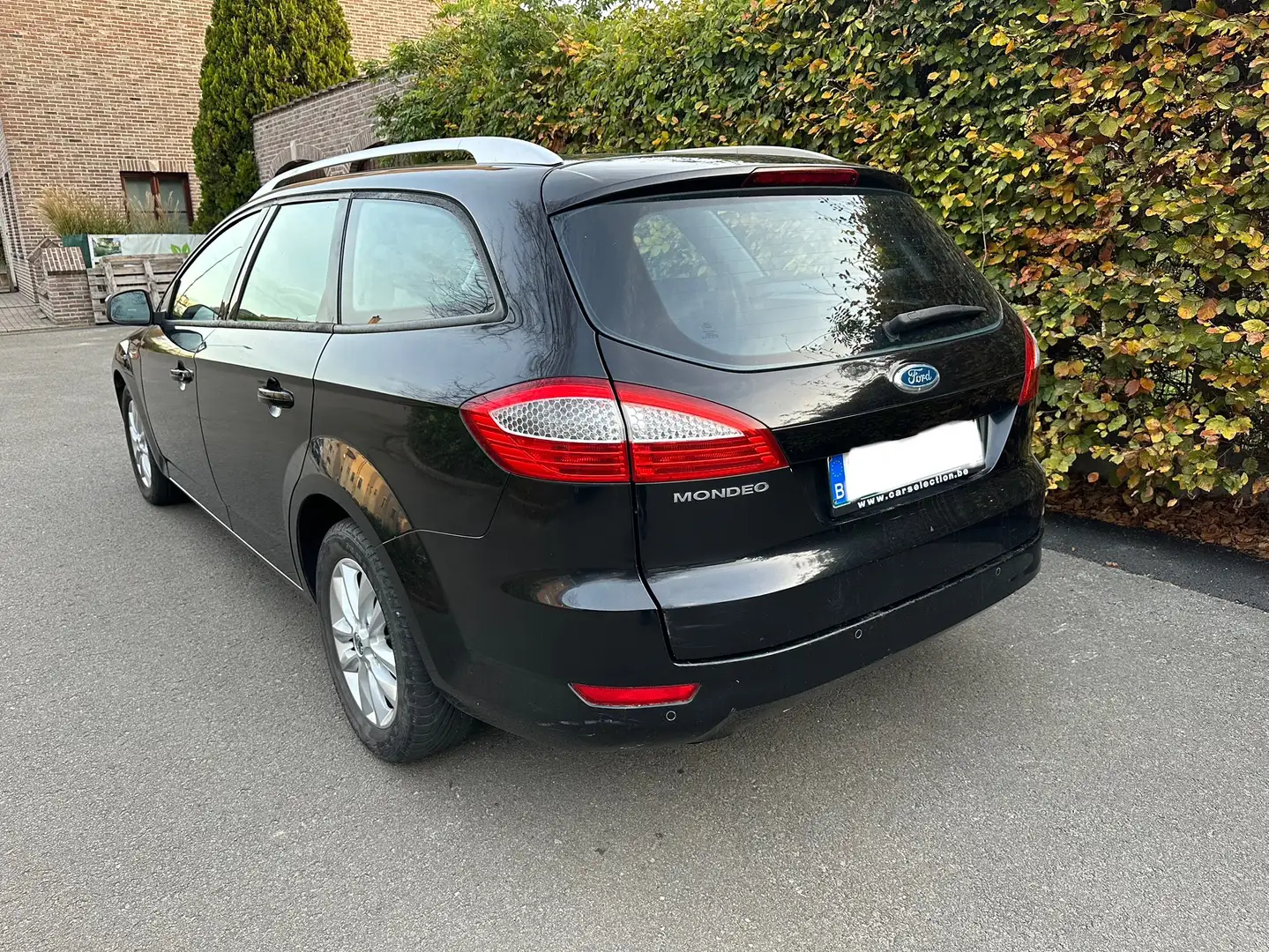 Ford Mondeo Mondeo 1.8 TDCi Xtrend Zwart - 2