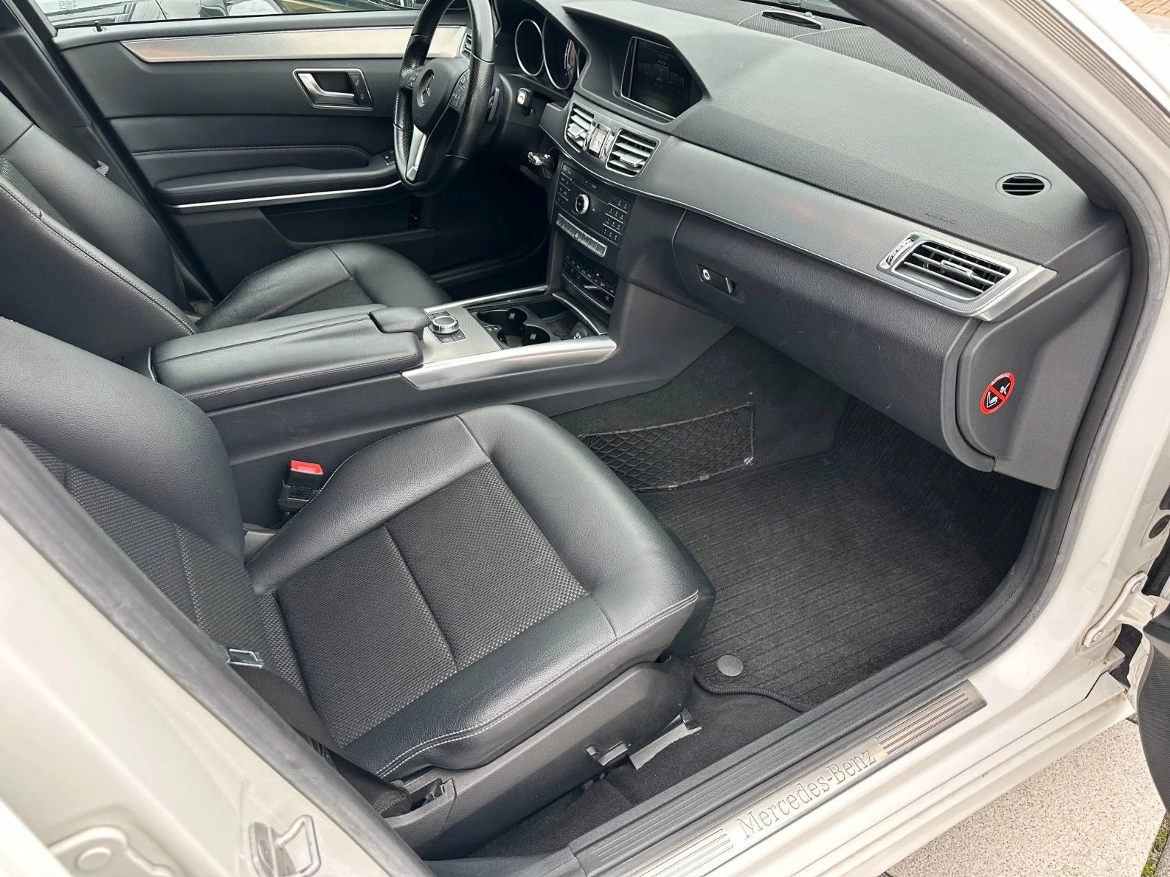 Mercedes-Benz E 250 T BlueEffici,Avantgarde,LED,360 Grad,Navi — photo 11