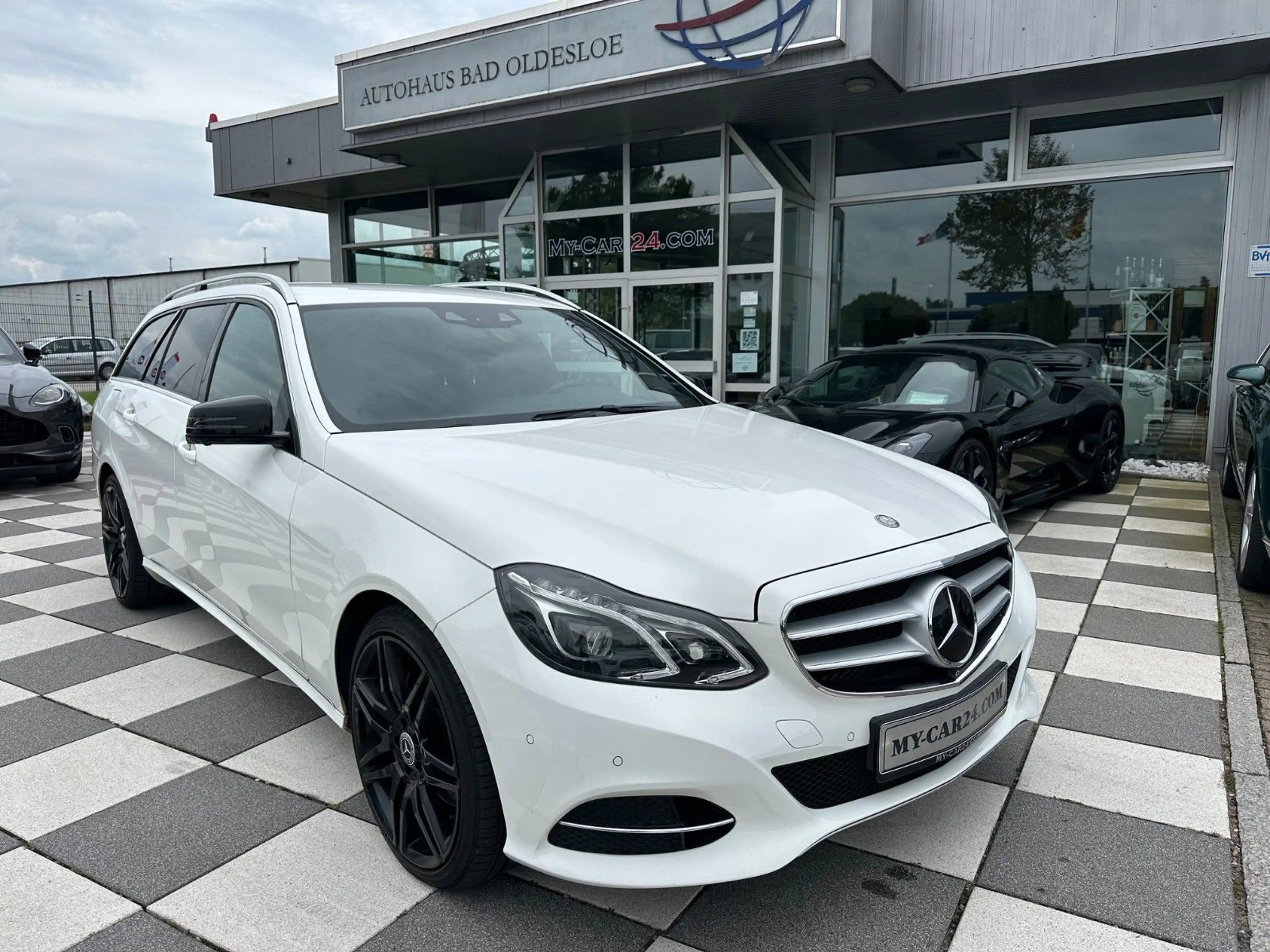 Mercedes-Benz E 250 T BlueEffici,Avantgarde,LED,360 Grad,Navi — photo 2