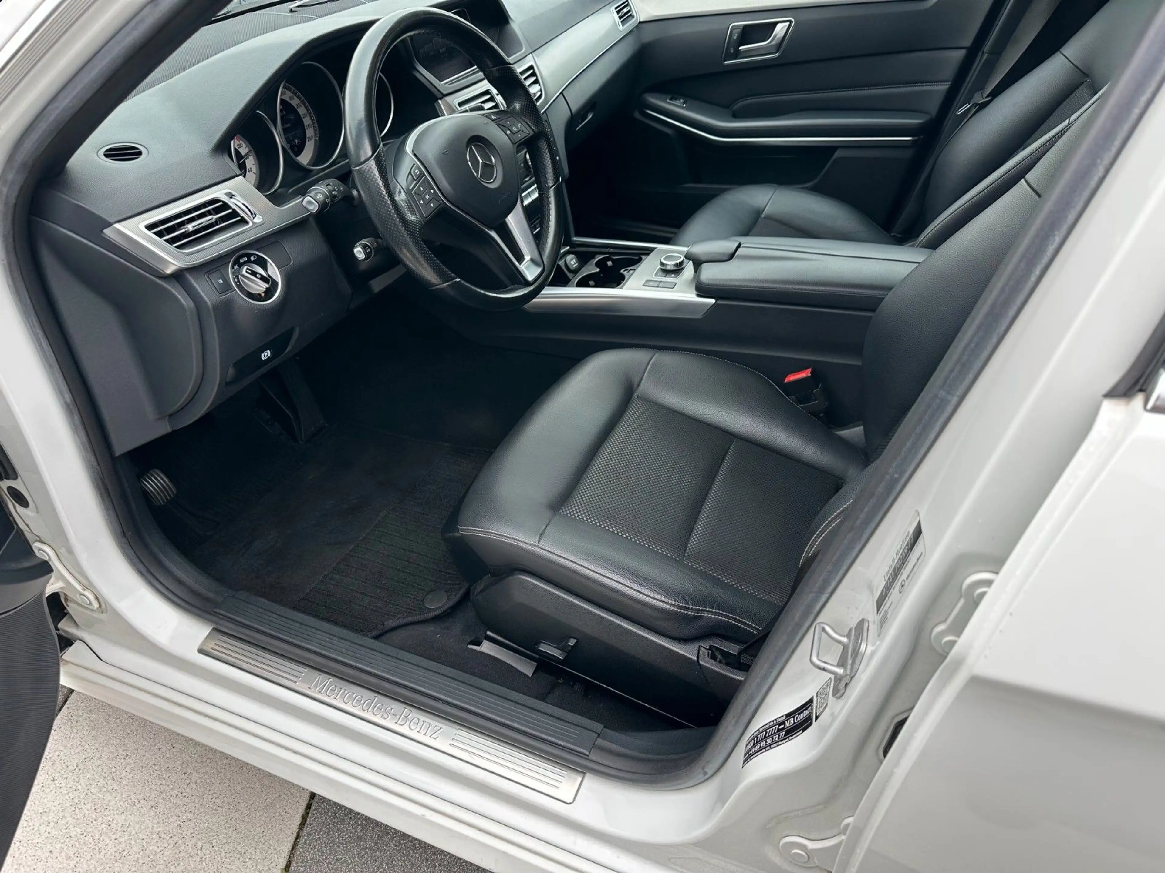 Mercedes-Benz E 250 T BlueEffici,Avantgarde,LED,360 Grad,Navi — photo 9