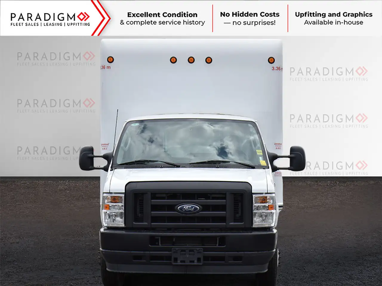 Ford E-450 снимка Ford E-450
