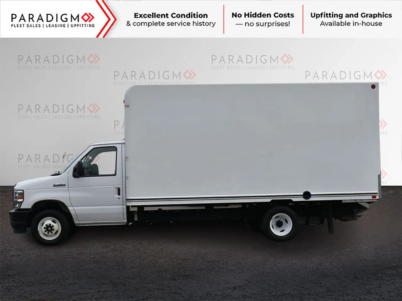 Ford E-450 снимка Ford E-450