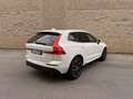 Volvo XC60 B4 (d) AWD Geartronic Momentum Pro bijela - thumbnail 2