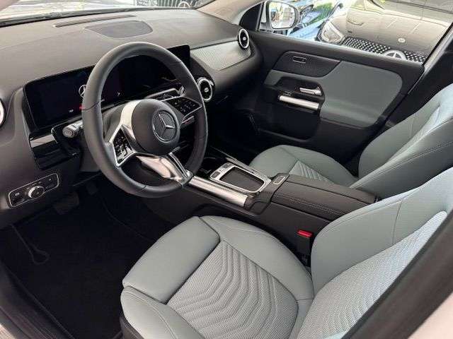 Mercedes-Benz GLA 180