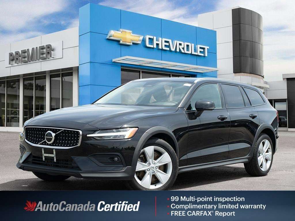 2025 Volvo V60 Core | Sunroof | Leather | AWD | Heated Seats