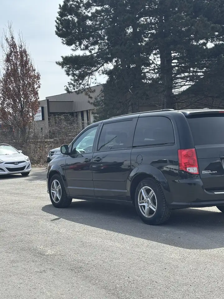 Dodge Grand Caravan снимка Dodge Grand Caravan