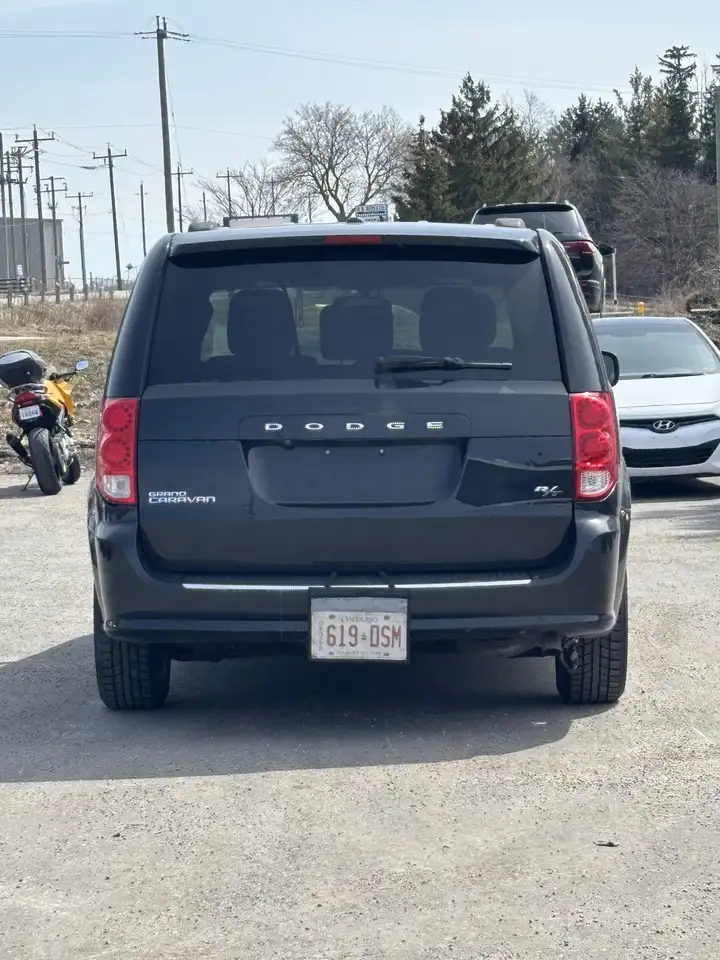 Dodge Grand Caravan снимка Dodge Grand Caravan