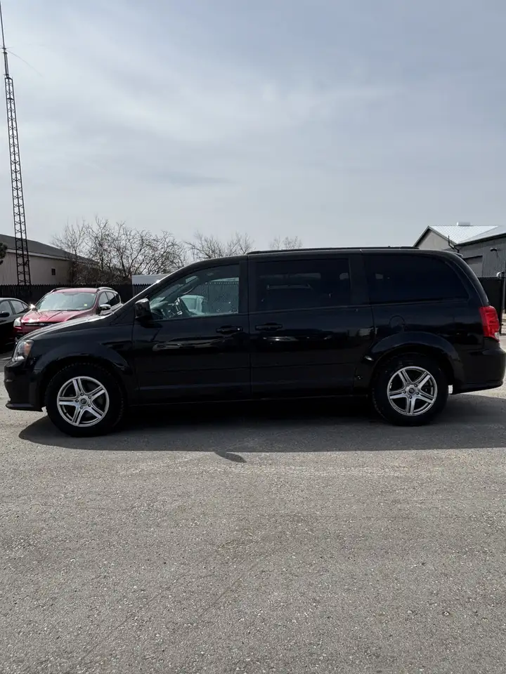 Dodge Grand Caravan снимка Dodge Grand Caravan