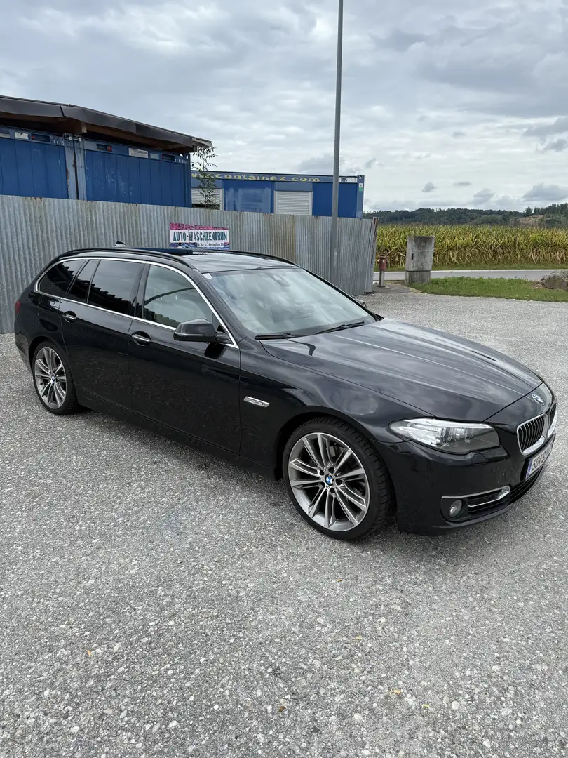 BMW 520 520d Touring Aut. Luxury Line Kombi / Family Van Schwarz - 1