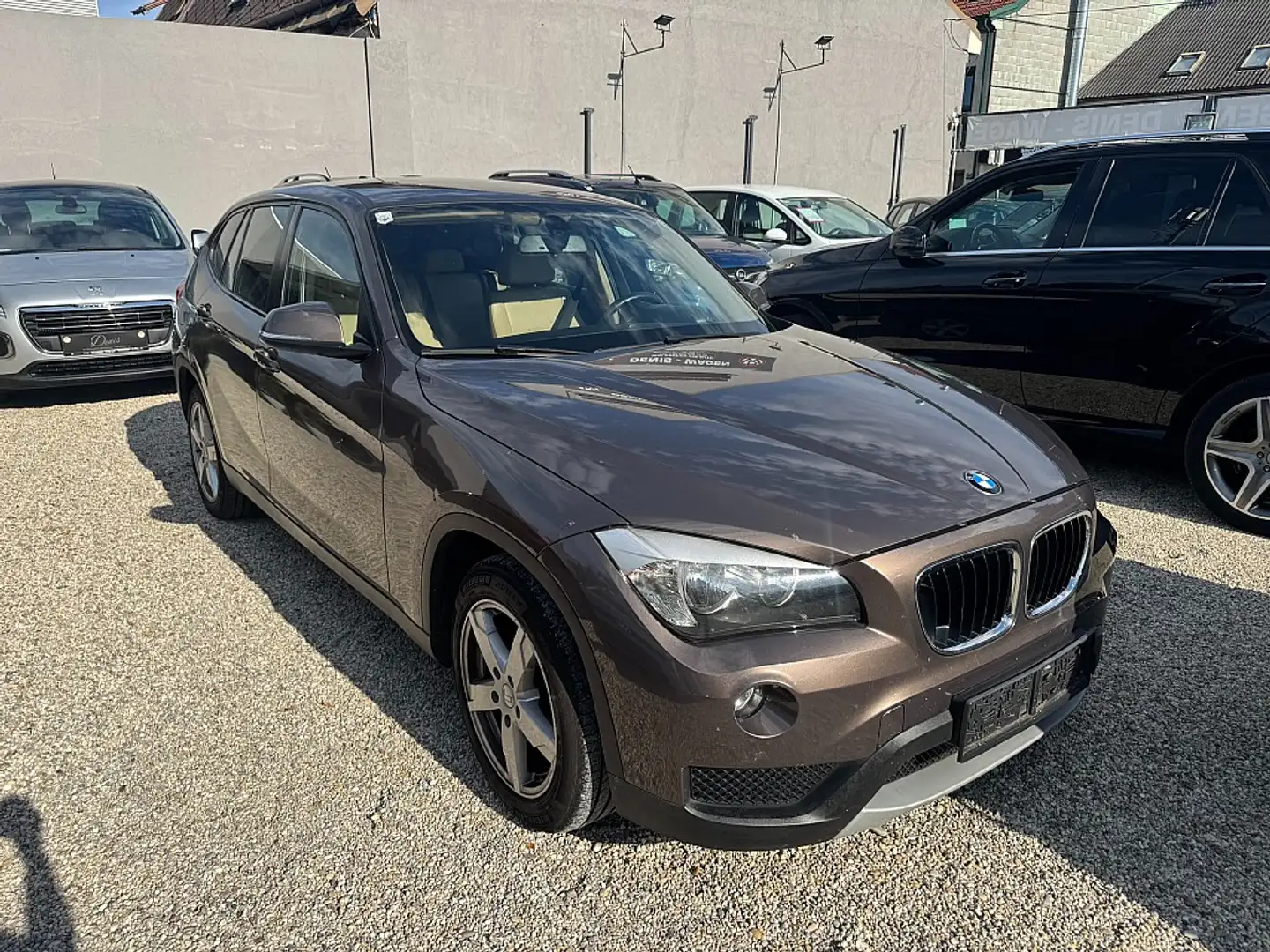 BMW X1 sDrive18i Aut. Bruin - 1