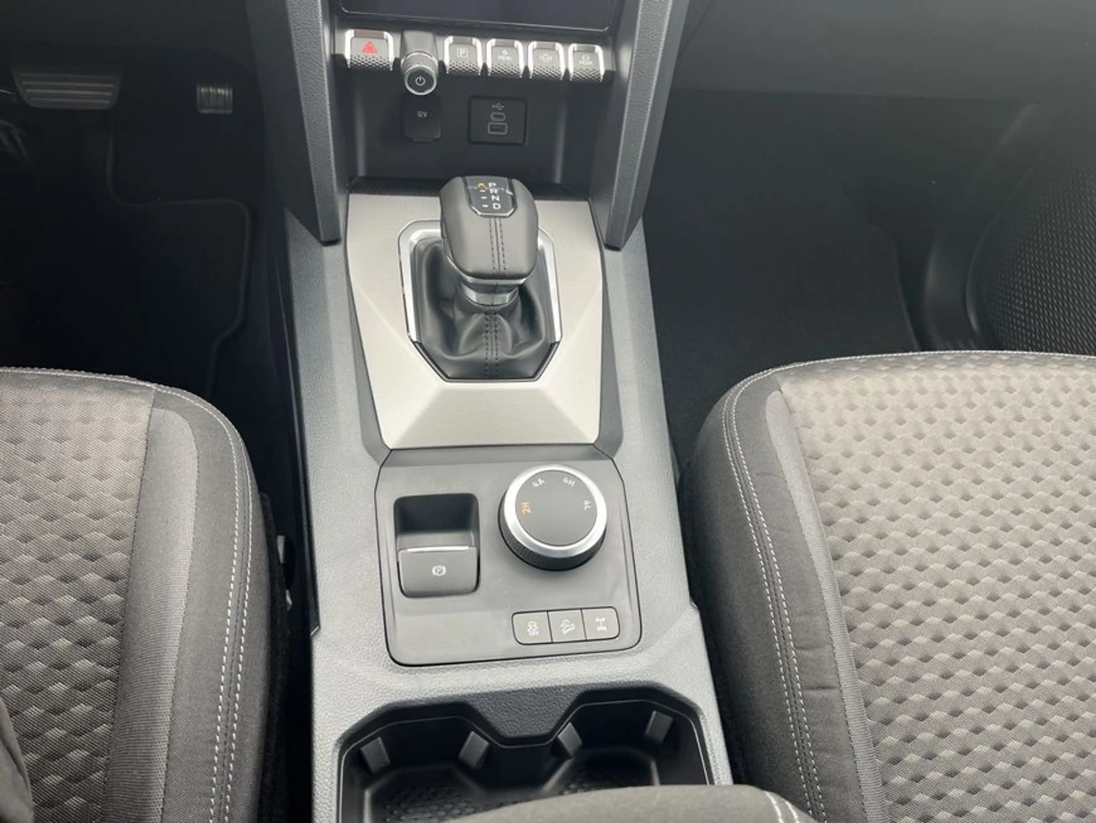 Volkswagen Amarok Life DC Motor: 2.0 TDI 151 kW Getriebe: 10- — photo 14