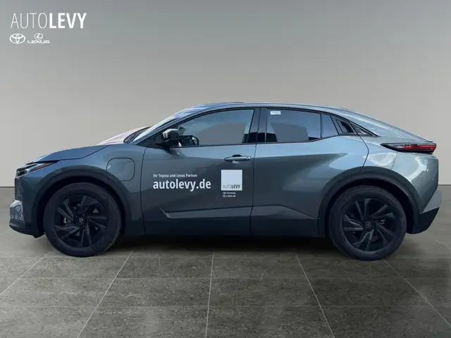 Toyota C-HR view 5