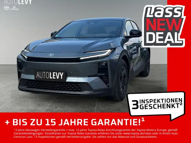 Toyota C-HR main image