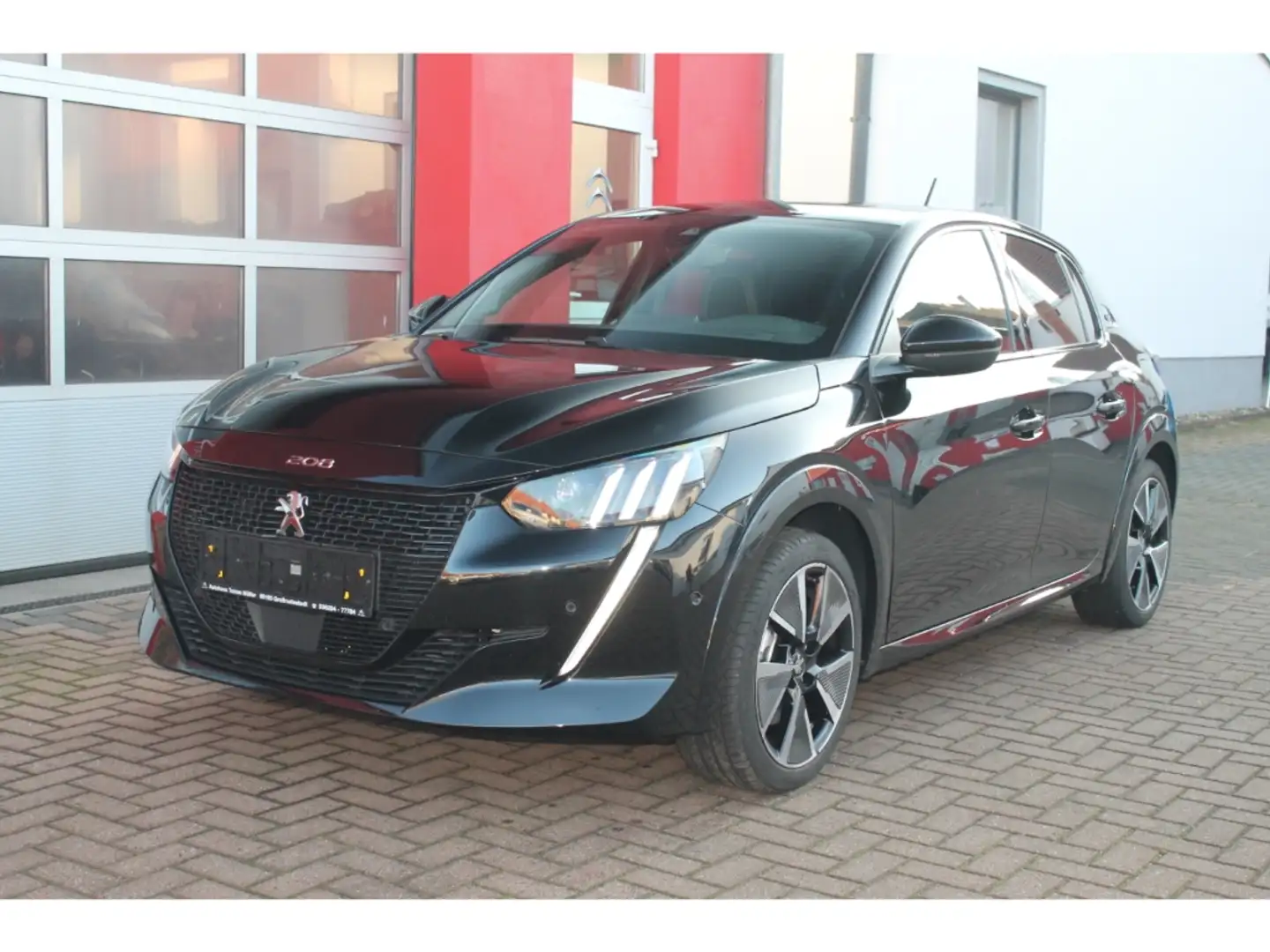 Peugeot 208 -e GT Pack Navi Kamera Shz ACC Sthzg 11kW LED Schwarz - 1