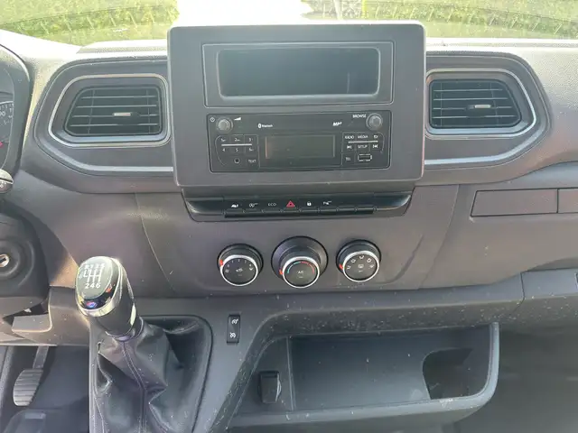 Renault Master view 11