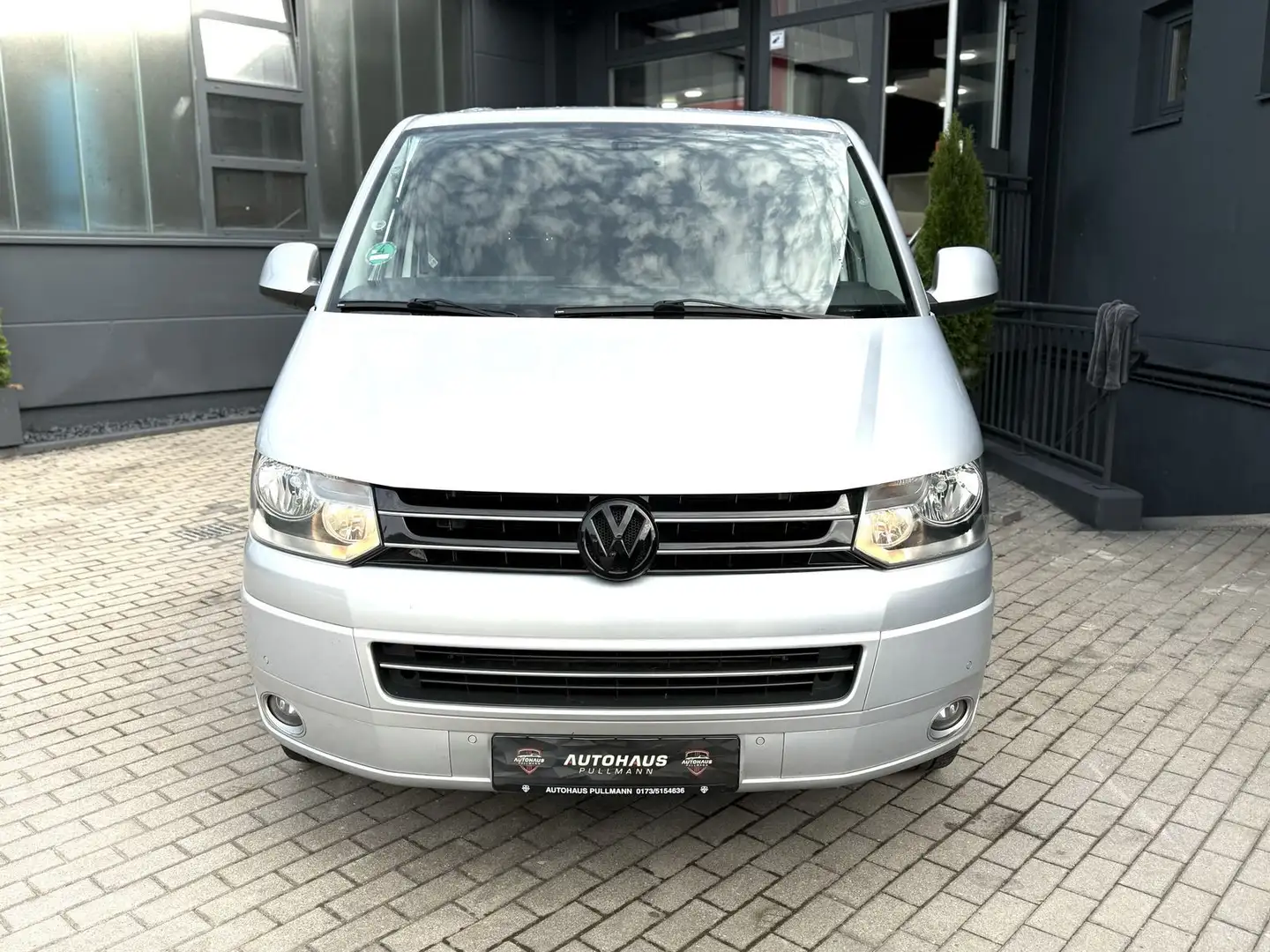 Volkswagen T5 Multivan Highline 4Motion +AHK+STANDHEIZ+NAVI Ezüst - 2
