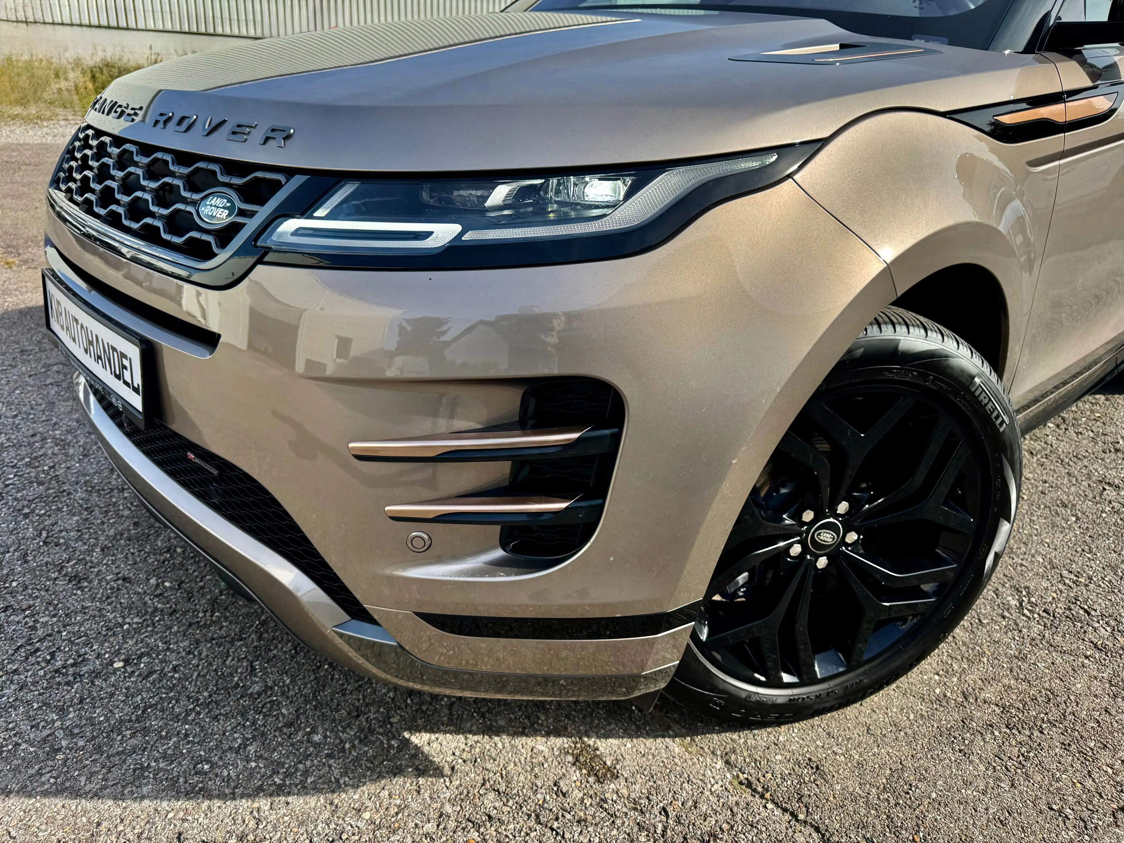 Land Rover Range Rover Evoque D165 AWD R-Dynamic SE — photo 10
