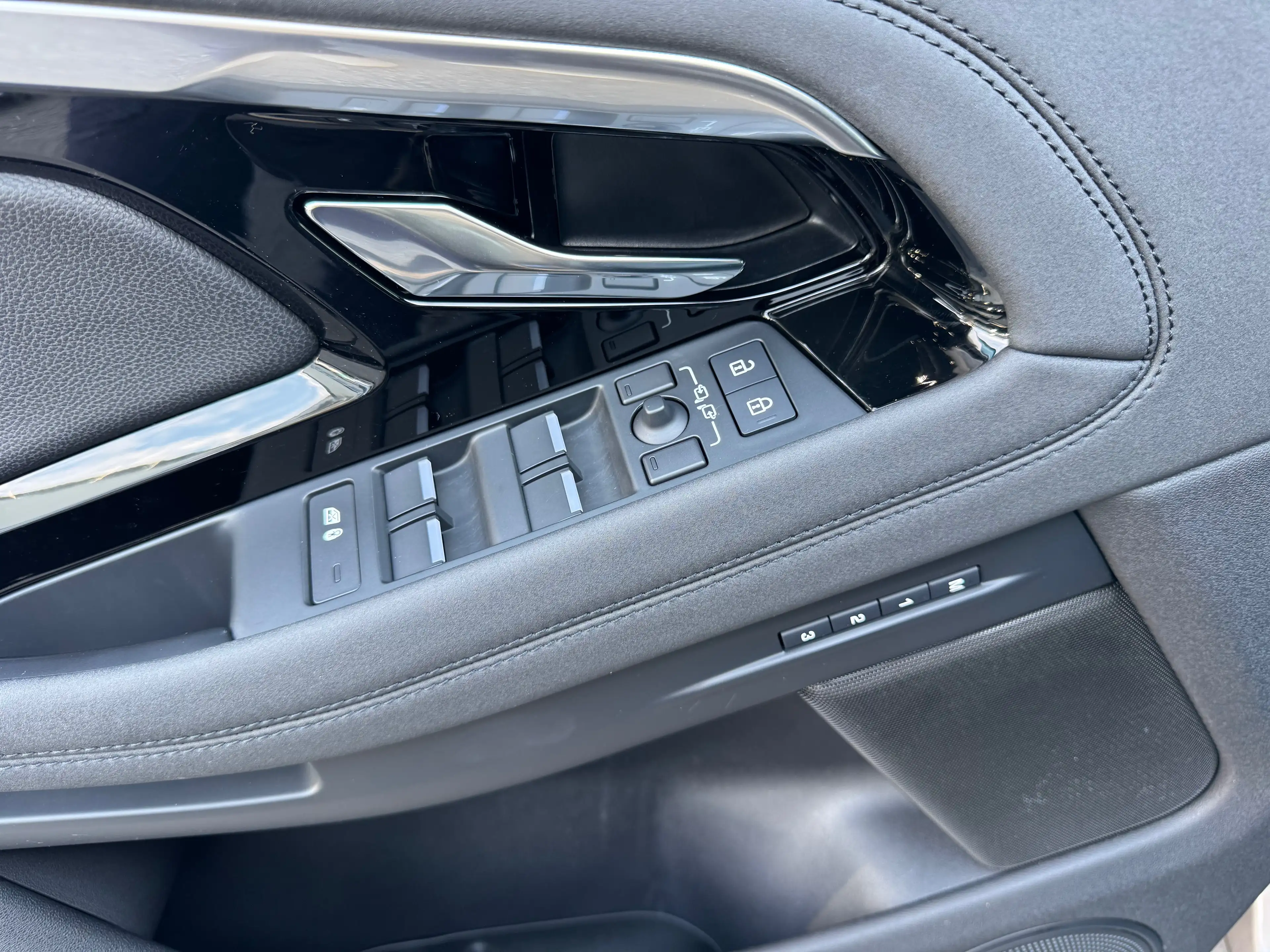 Land Rover Range Rover Evoque D165 AWD R-Dynamic SE — photo 11