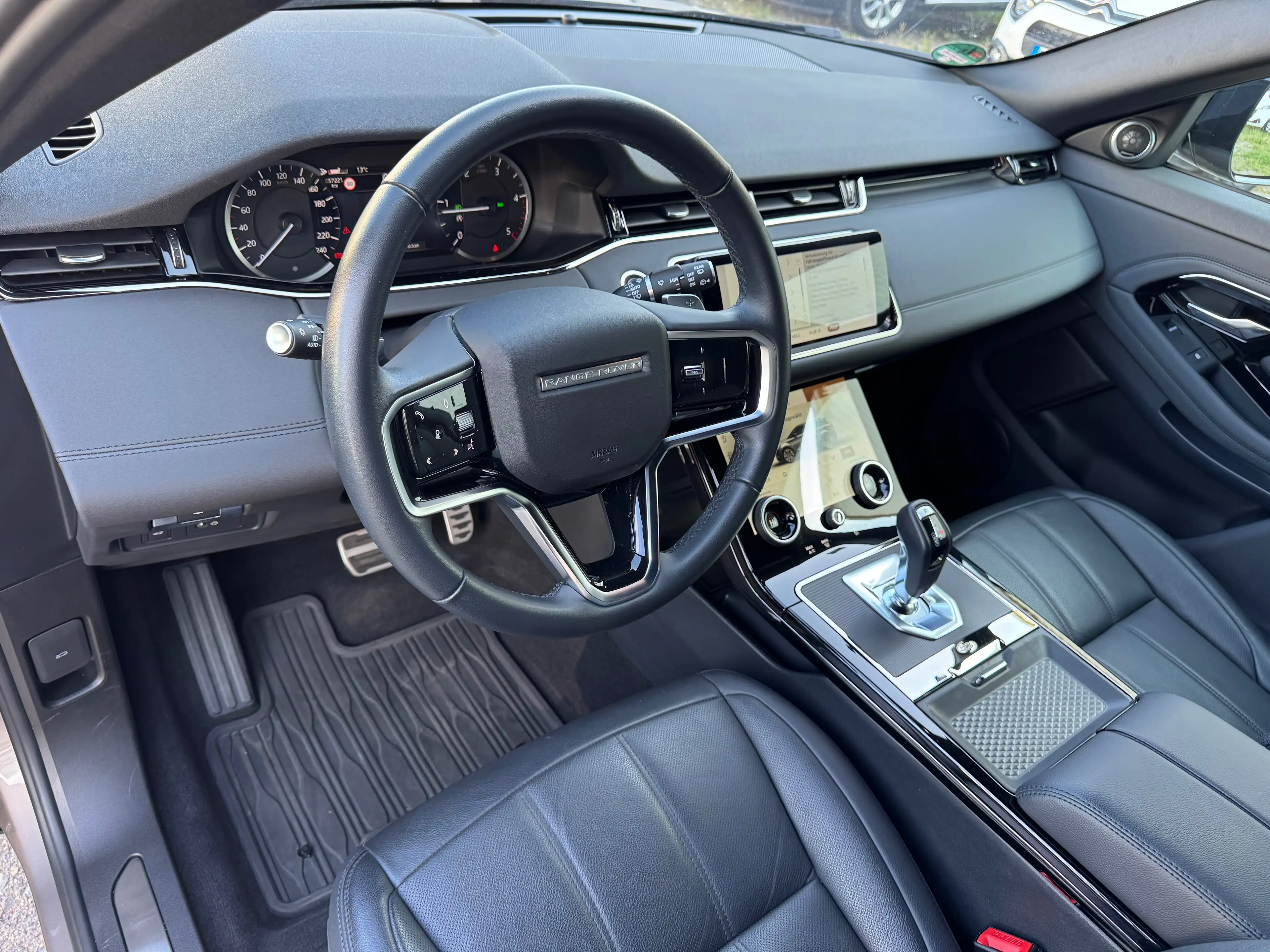 Land Rover Range Rover Evoque D165 AWD R-Dynamic SE — photo 15