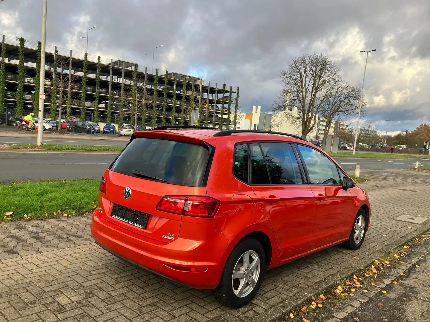 Volkswagen Golf Sportsvan Trendline BMT/Start-Stopp Orange - 2