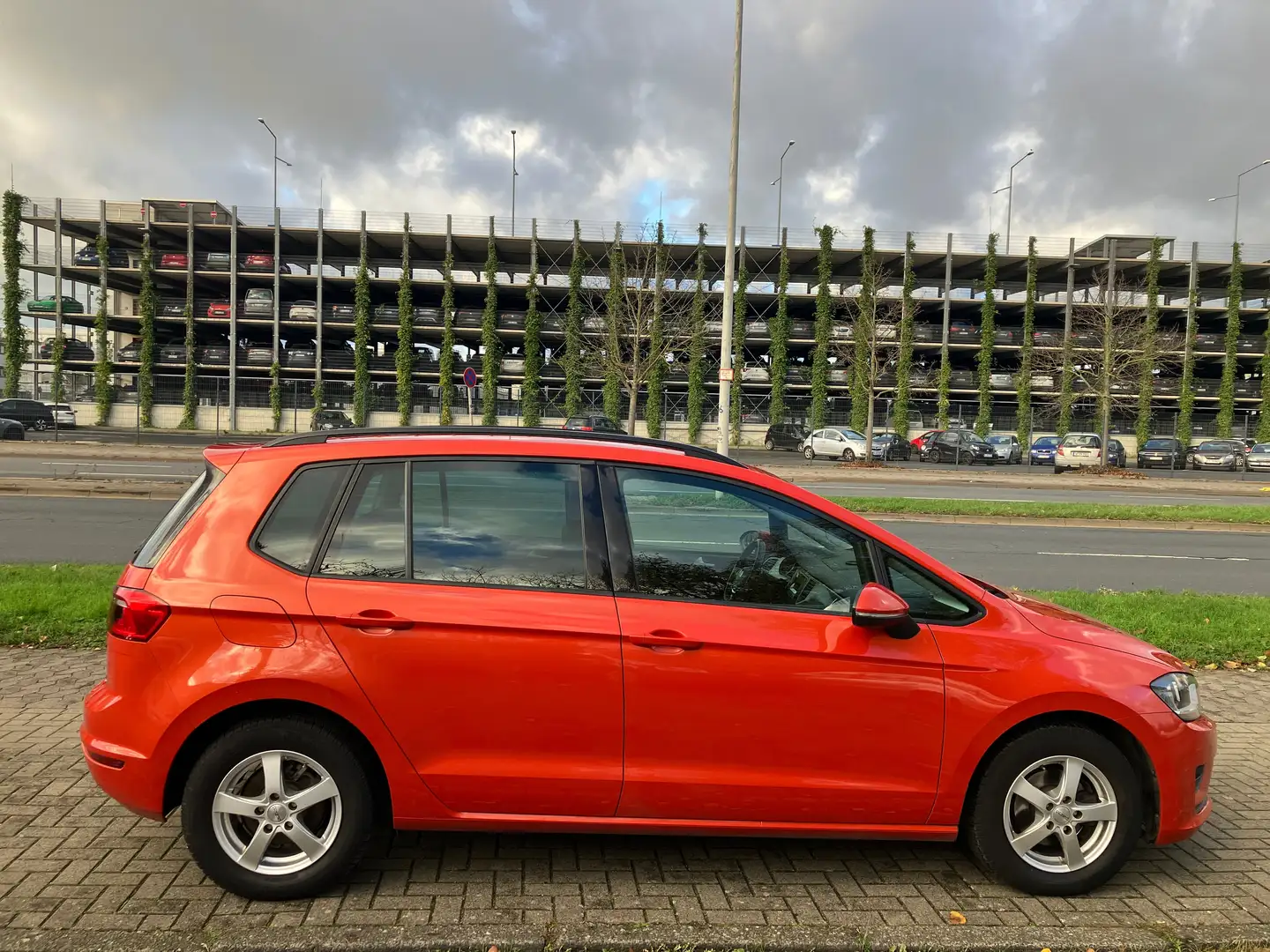 Volkswagen Golf Sportsvan Trendline BMT/Start-Stopp Orange - 1
