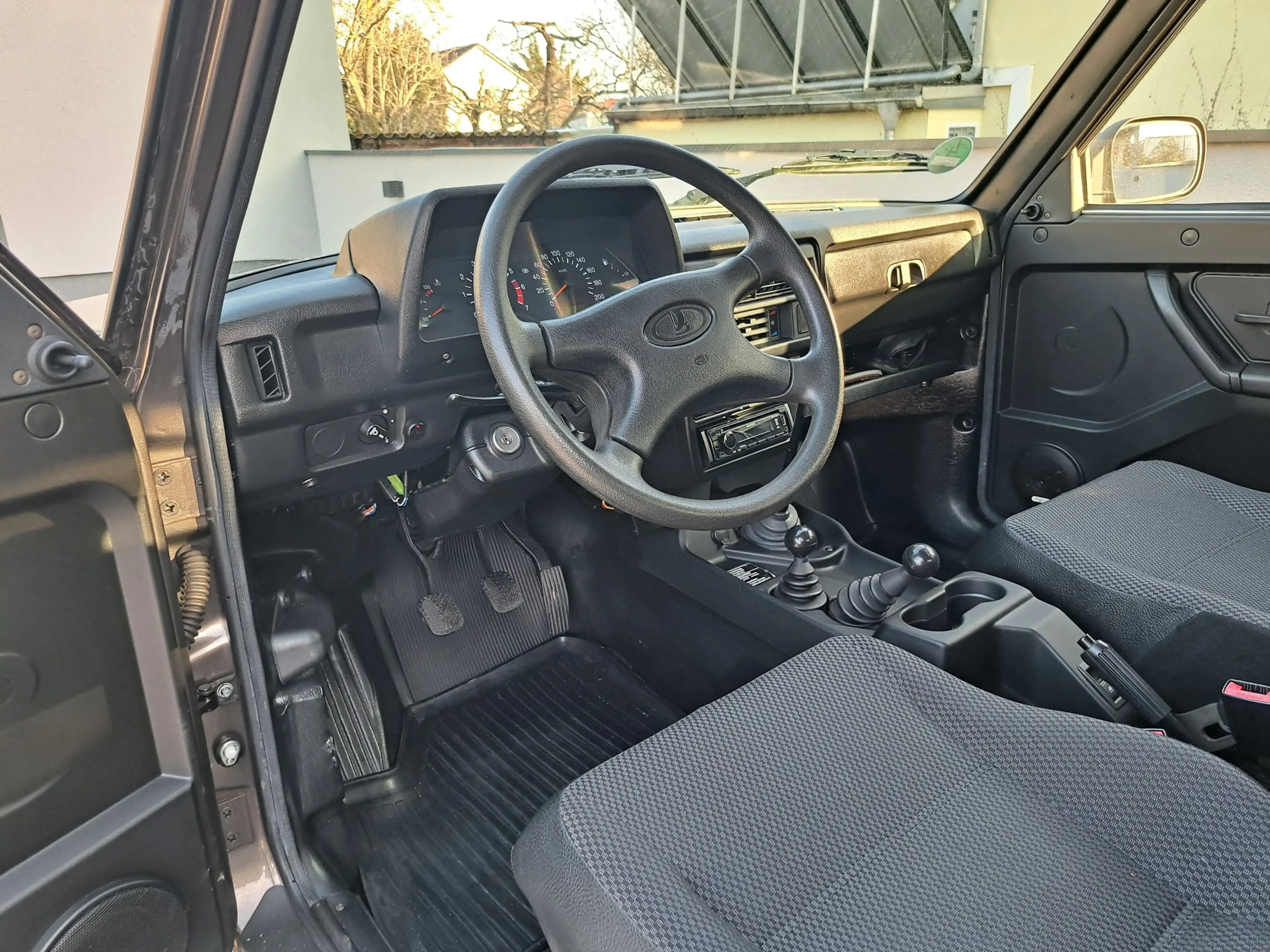 Lada Taiga Basis 4x4 Neuwagenzustand aus 2.Hand — photo 15