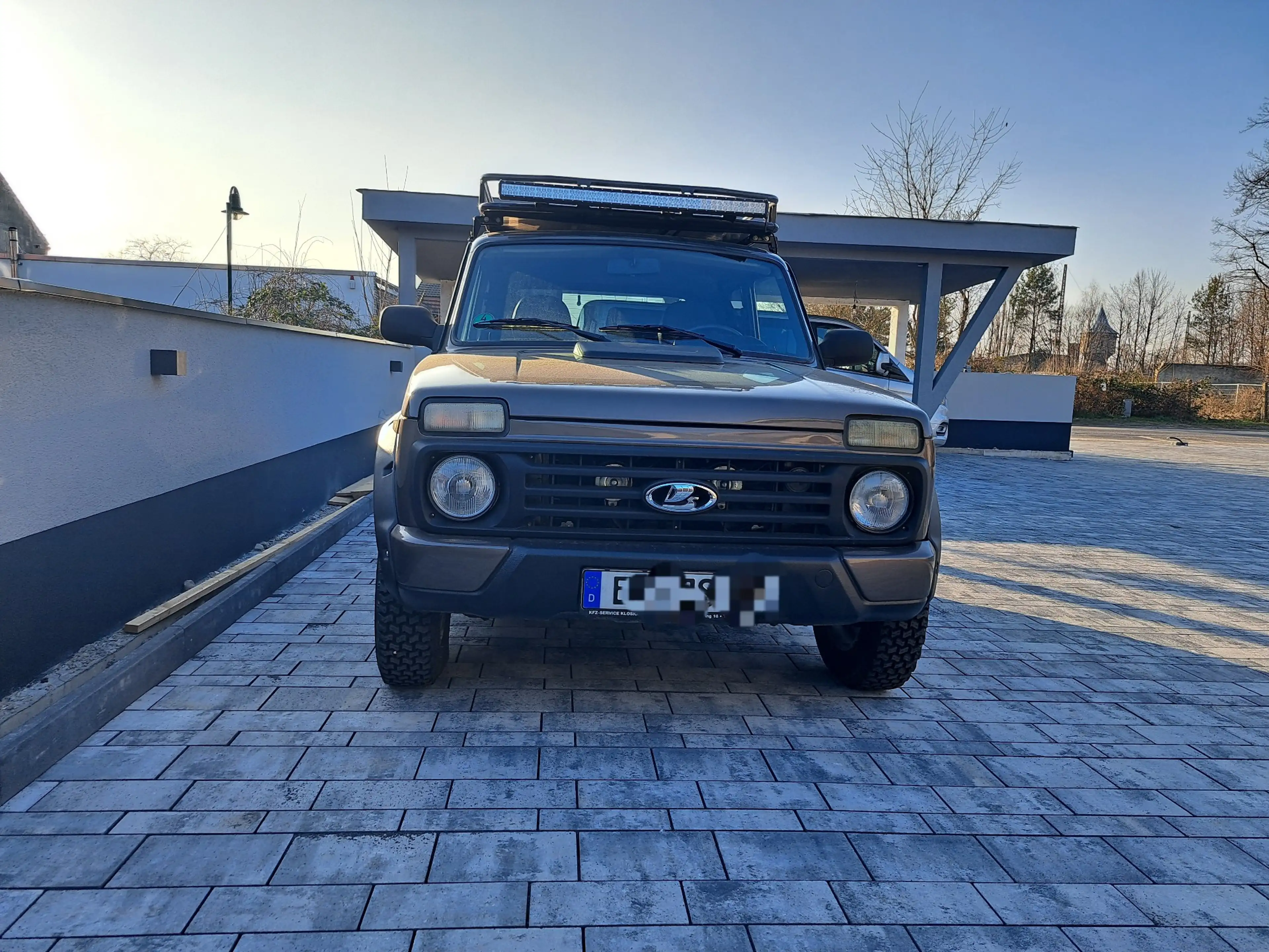 Lada Taiga Basis 4x4 Neuwagenzustand aus 2.Hand — photo 3