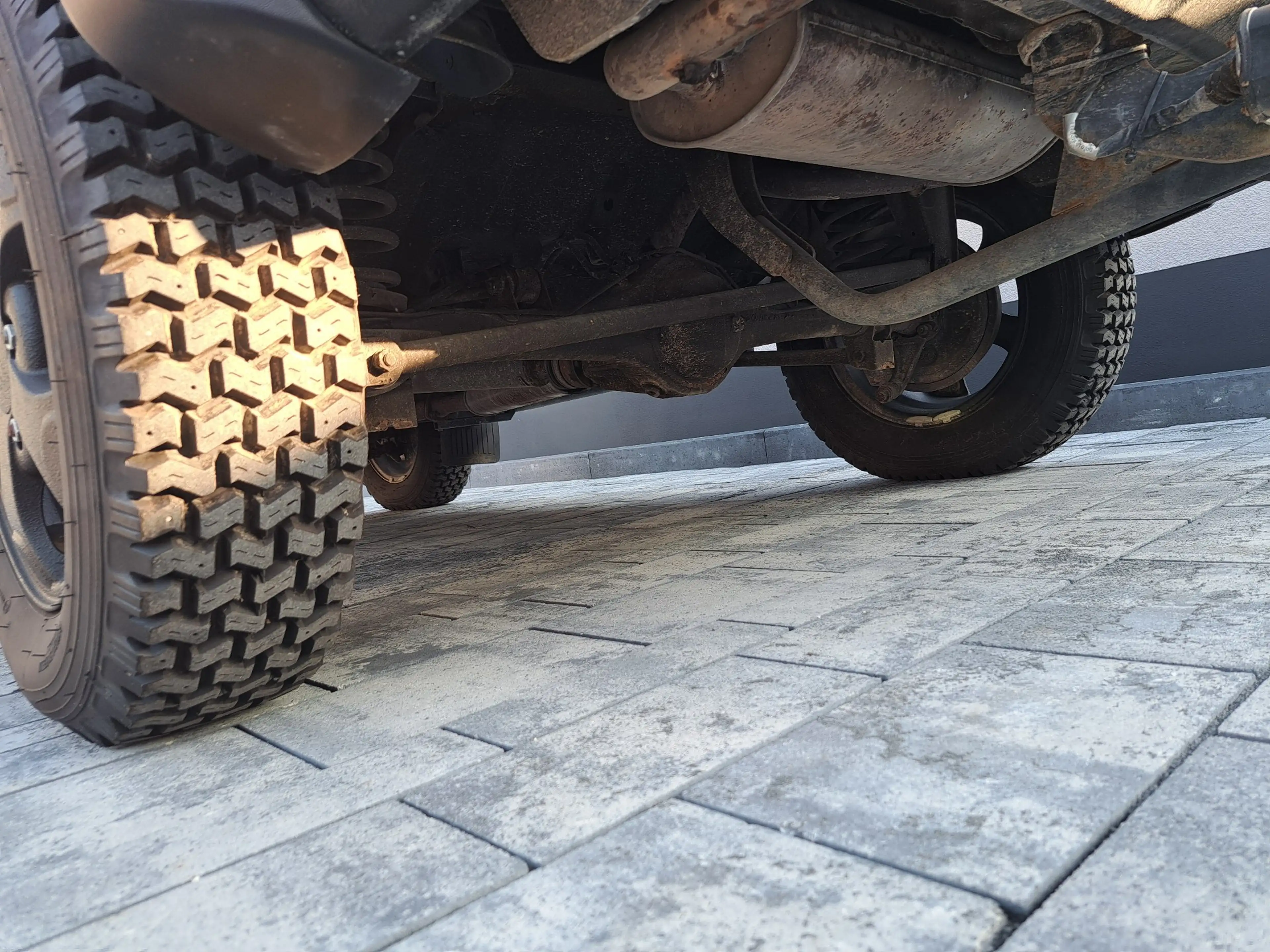 Lada Taiga Basis 4x4 Neuwagenzustand aus 2.Hand — photo 12