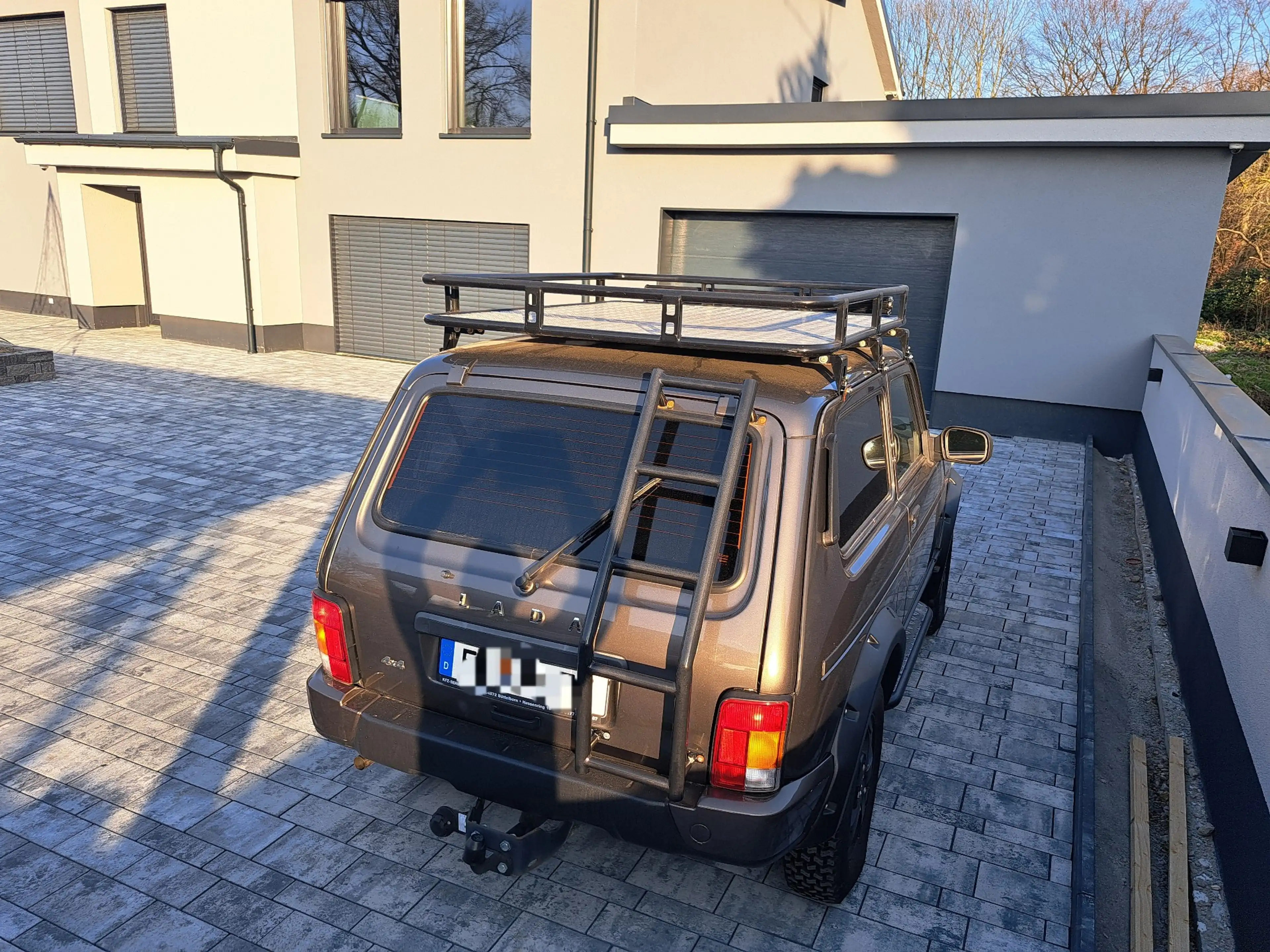 Lada Taiga Basis 4x4 Neuwagenzustand aus 2.Hand — photo 5