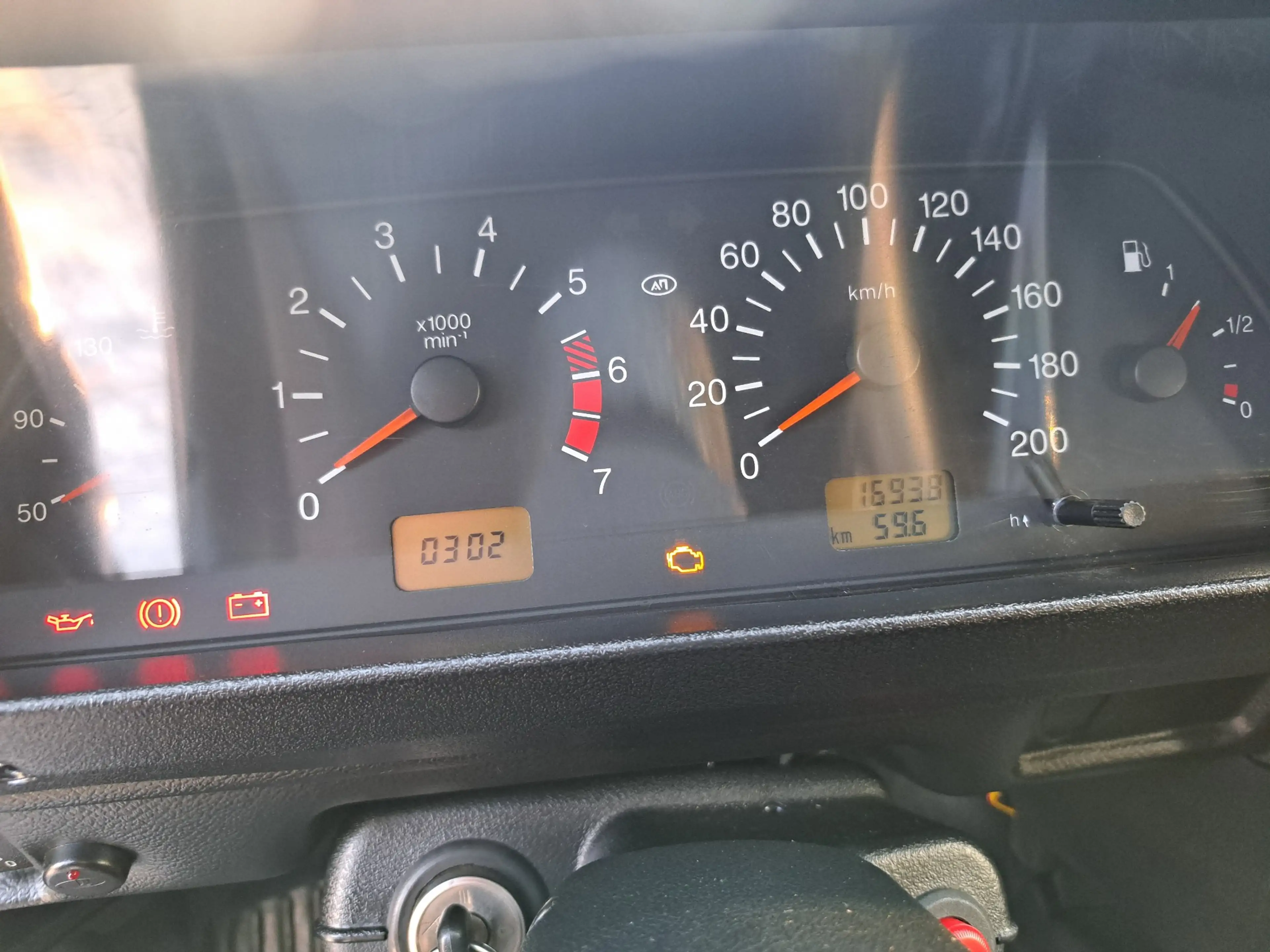 Lada Taiga Basis 4x4 Neuwagenzustand aus 2.Hand — photo 13