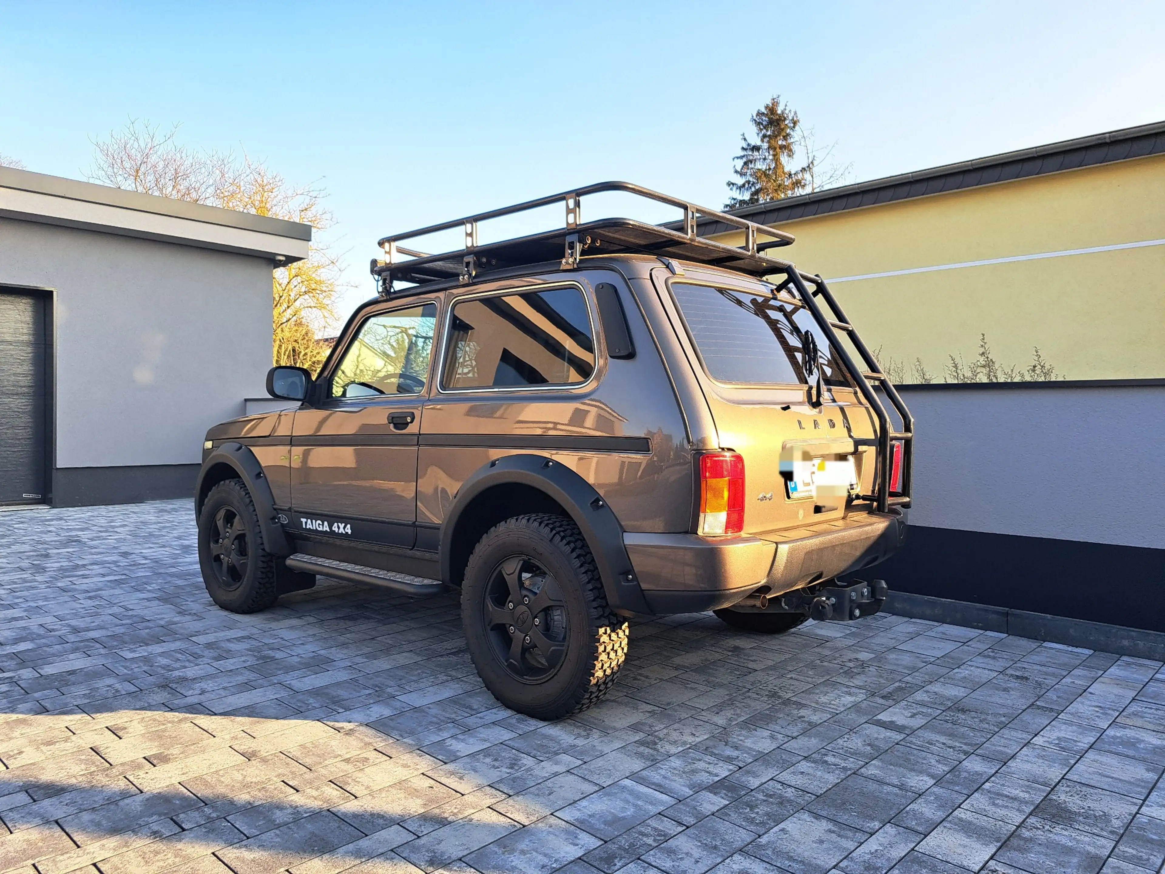 Lada Taiga Basis 4x4 Neuwagenzustand aus 2.Hand — photo 10