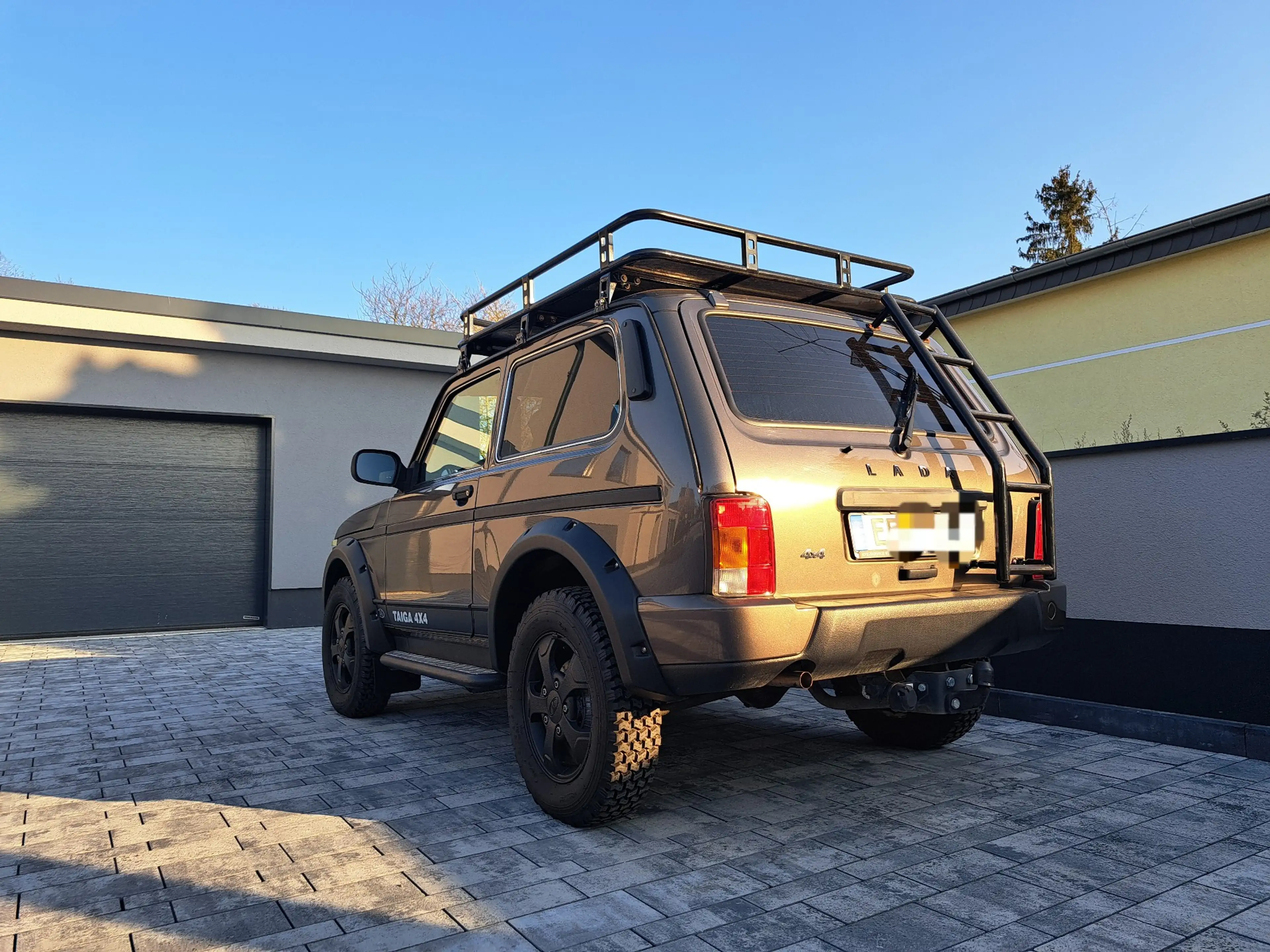 Lada Taiga Basis 4x4 Neuwagenzustand aus 2.Hand — photo 7