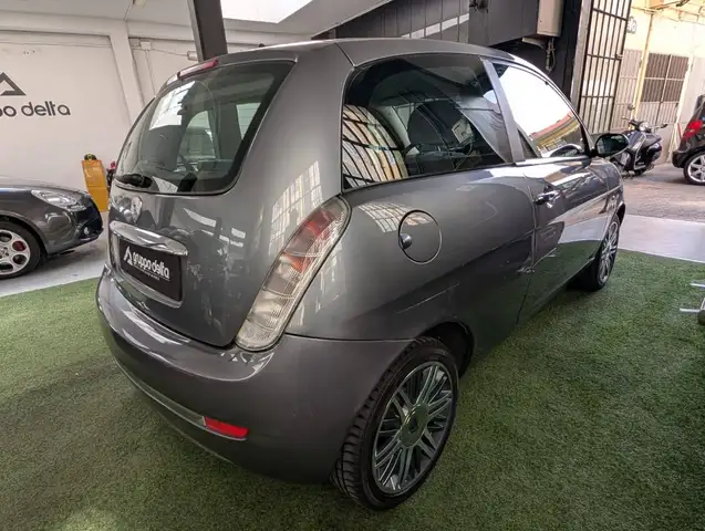 Lancia Ypsilon view 4