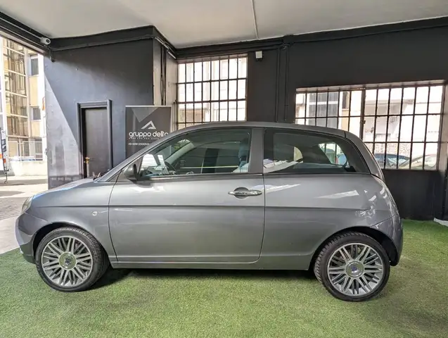 Lancia Ypsilon view 2