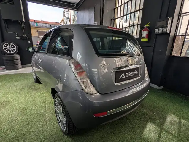Lancia Ypsilon view 3