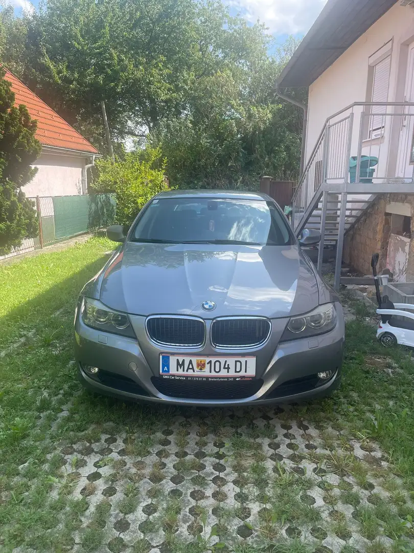 BMW 320 320i - 1