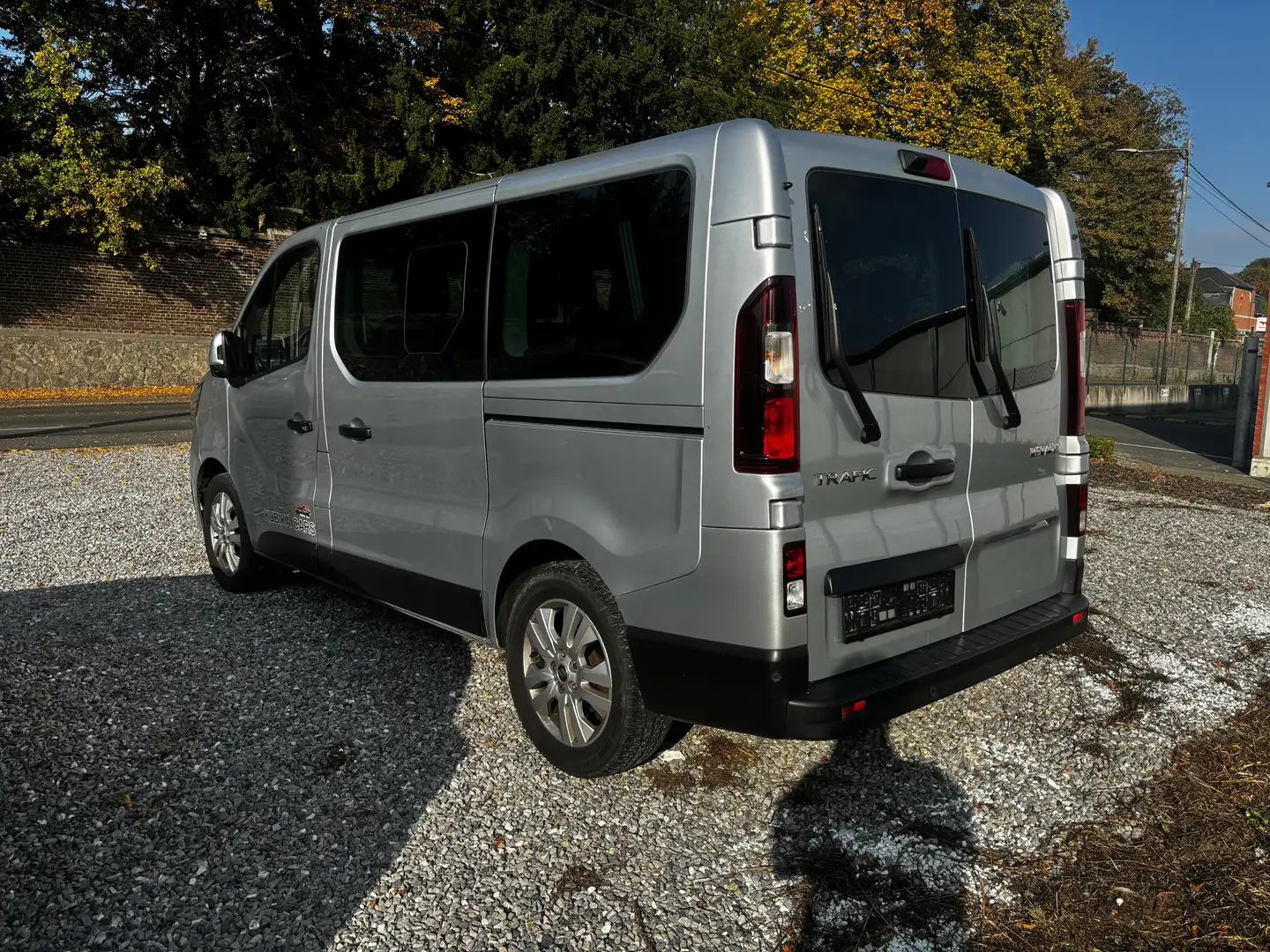 Renault Trafic 8 PLACES * AUTOMATIQUE * CAMERA * QUASI FULL Argent - 2