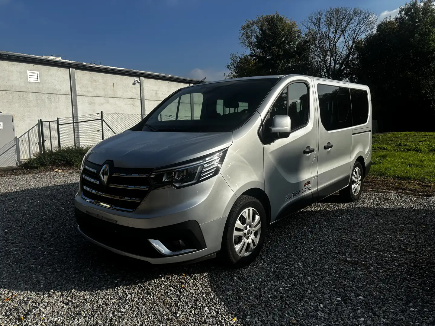 Renault Trafic 8 PLACES * AUTOMATIQUE * CAMERA * QUASI FULL Argent - 1