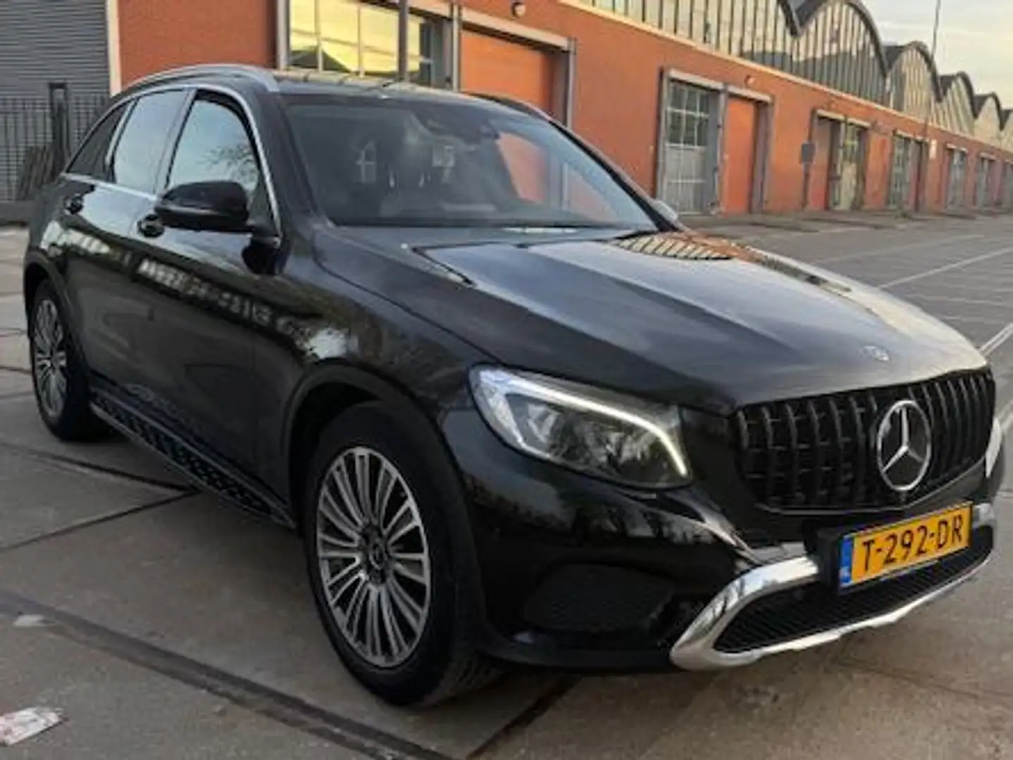 Mercedes-Benz GLC 250 GLC 250 4MATIC Pr. Plus Zwart - 2