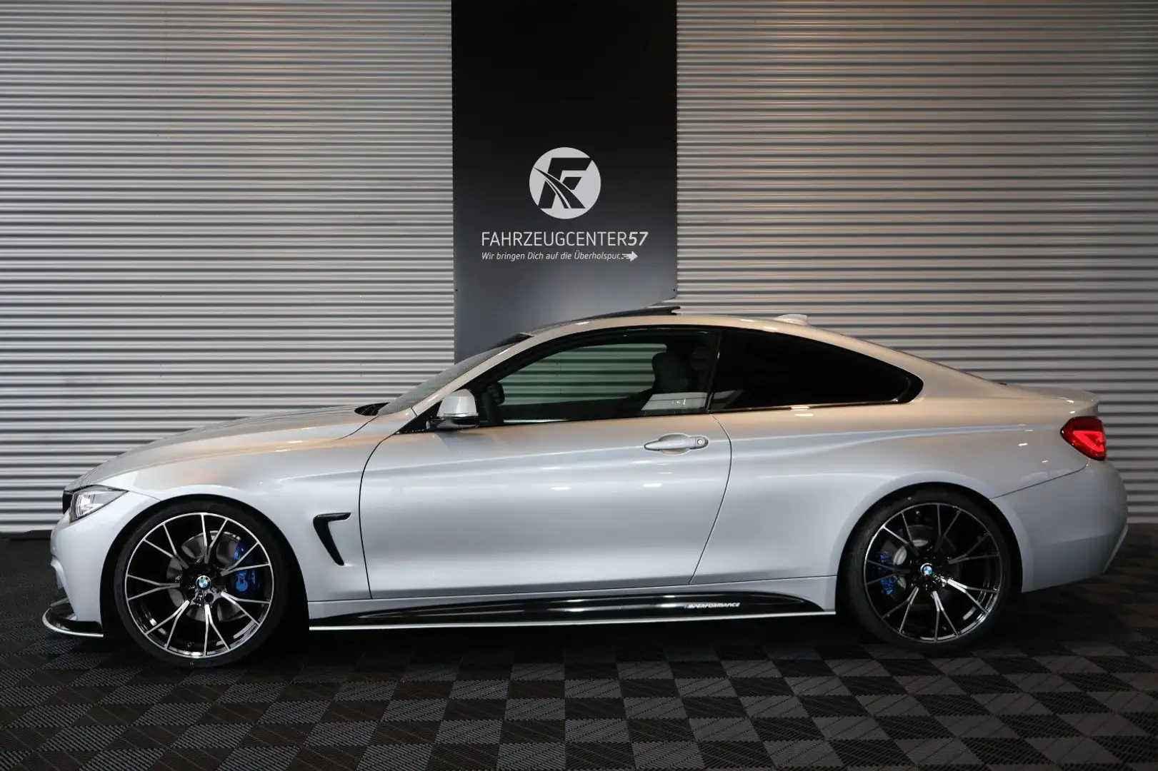 BMW 440 i Coupé M-PERFORMANCE/H&K/RFK/CARPLAY/LED Silber - 2