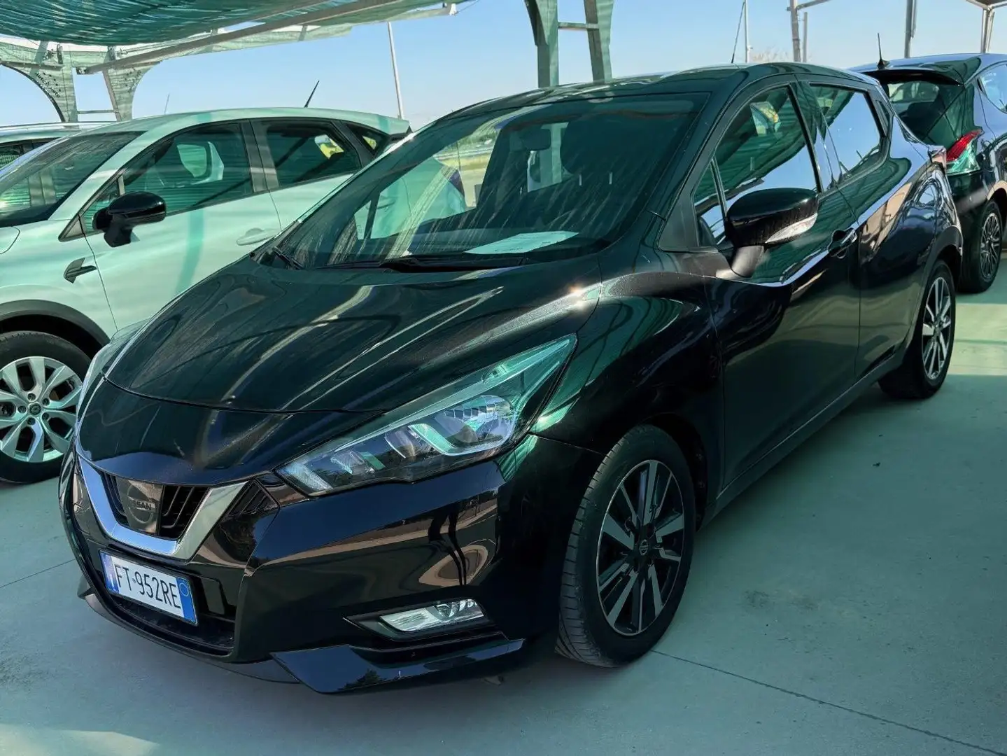 Nissan Micra Micra V 2017 1.5 dci Tekna 90cv Negro - 1