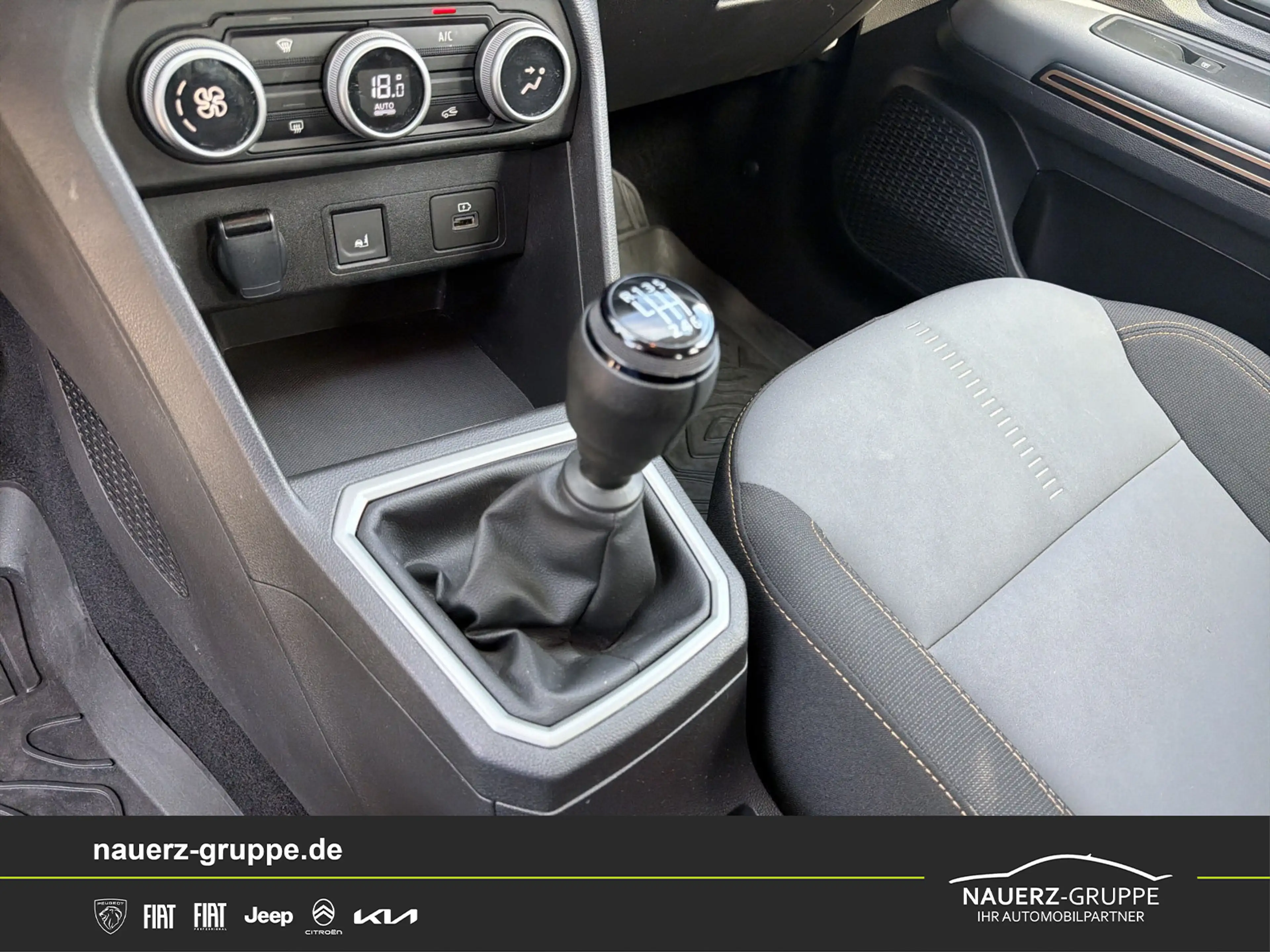 Dacia Sandero III Stepway Extreme+ — photo 14