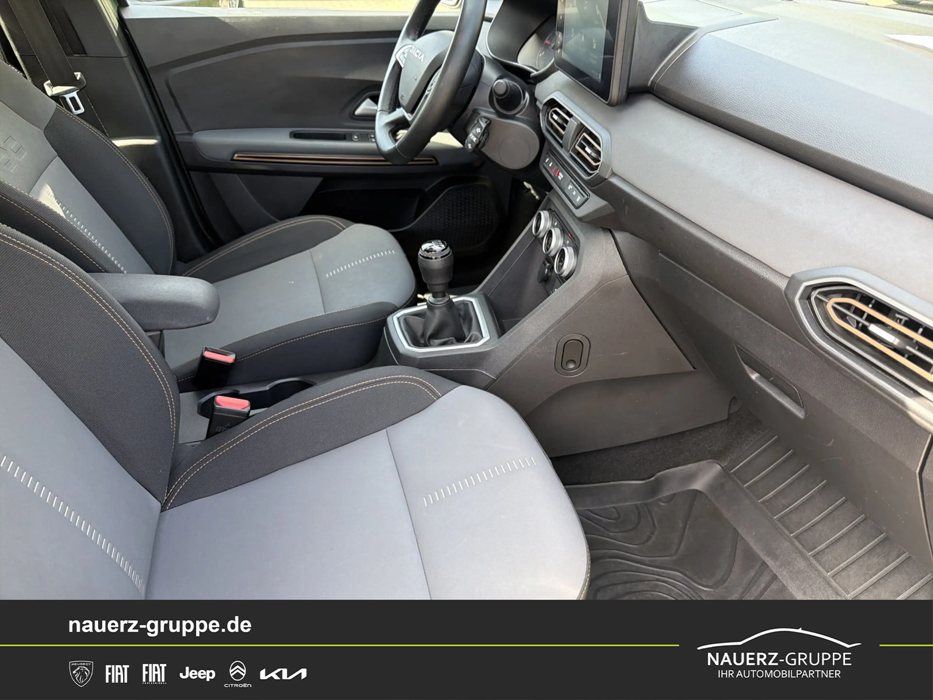 Dacia Sandero III Stepway Extreme+ — photo 8