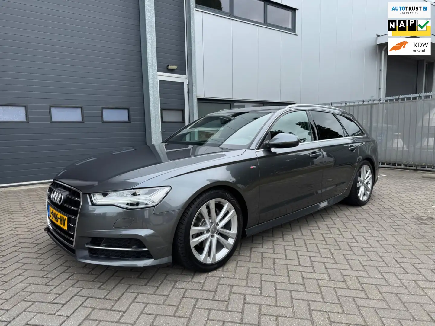 Audi A6 Avant 1.8 TFSI ultra S line Edition, LED, Navi, St Grijs - 1