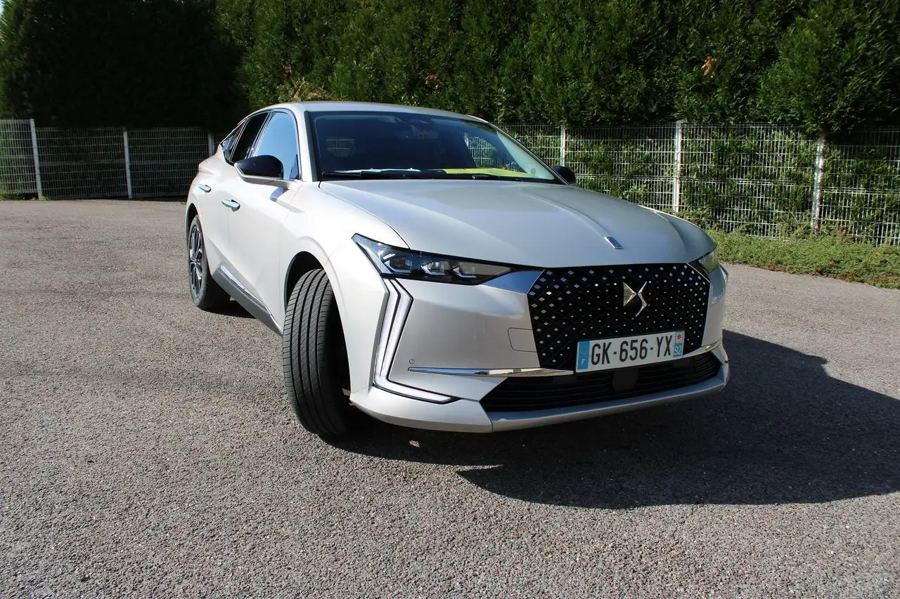 DS Automobiles DS 4