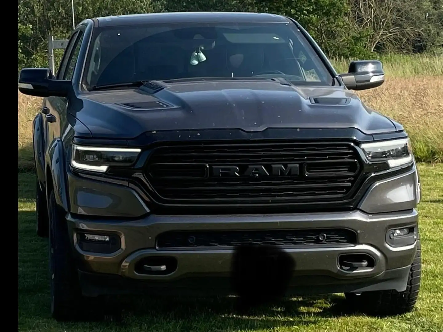 Dodge RAM Limited Gris - 1