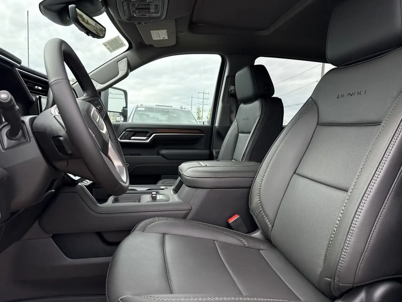 GMC Sierra 3500HD снимка GMC Sierra 3500HD