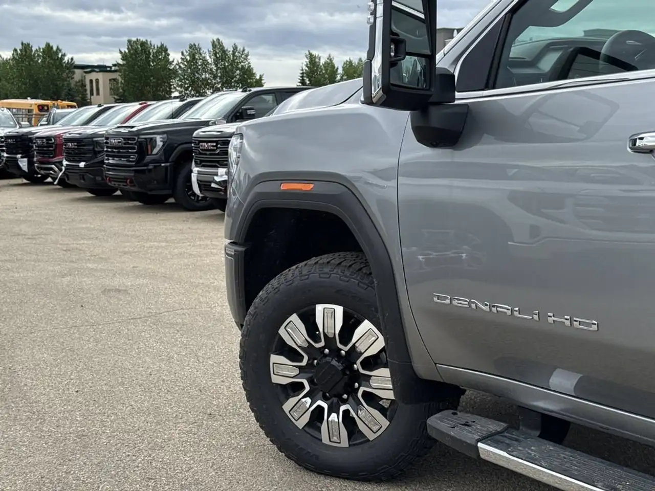 GMC Sierra 3500HD снимка GMC Sierra 3500HD