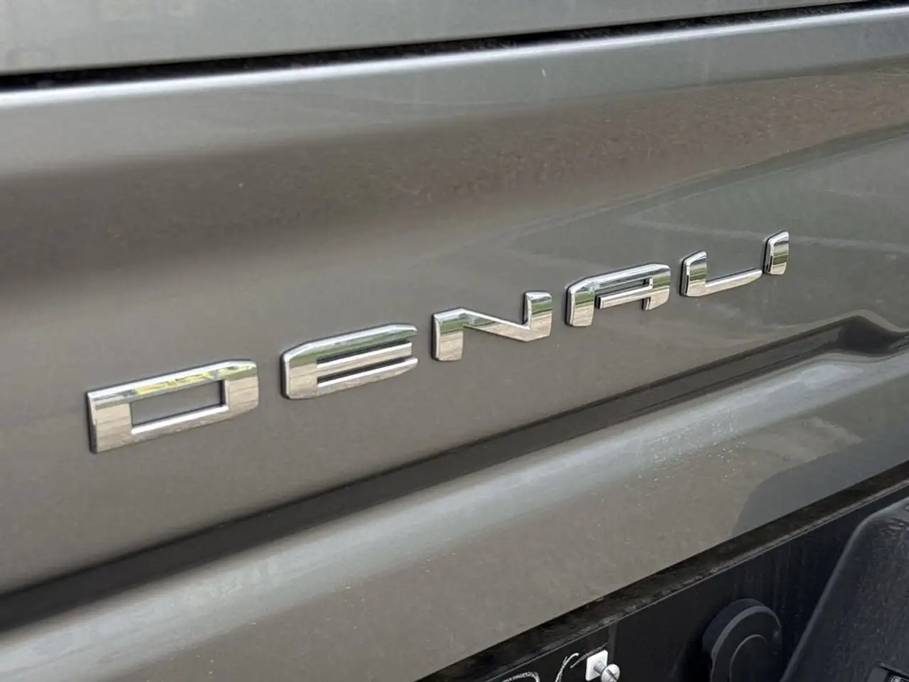 GMC Sierra 3500HD снимка GMC Sierra 3500HD